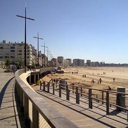 Apartamento T2 Rénové Face Avec Balcon, à 150m De La Et 300m Des Commerces - Fr-1-92-611 Les Sables-dʼOlonne