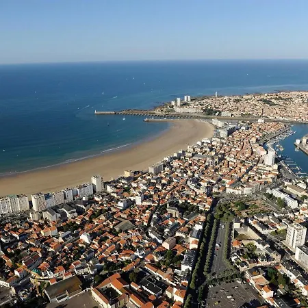 T2 Renove Face Avec Balcon, A 150m De La Et 300m Des Commerces - Fr-1-92-611 Les Sables-d'Olonne