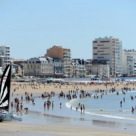 Apartment T2 Renove Face Avec Balcon, A 150m De La Et 300m Des Commerces - Fr-1-92-611 Les Sables-d'Olonne