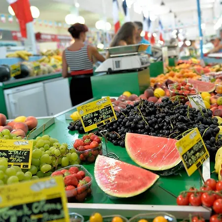 T2 Rénové Face Avec Balcon, à 150m De La Et 300m Des Commerces - Fr-1-92-611 * Les Sables-dʼOlonne