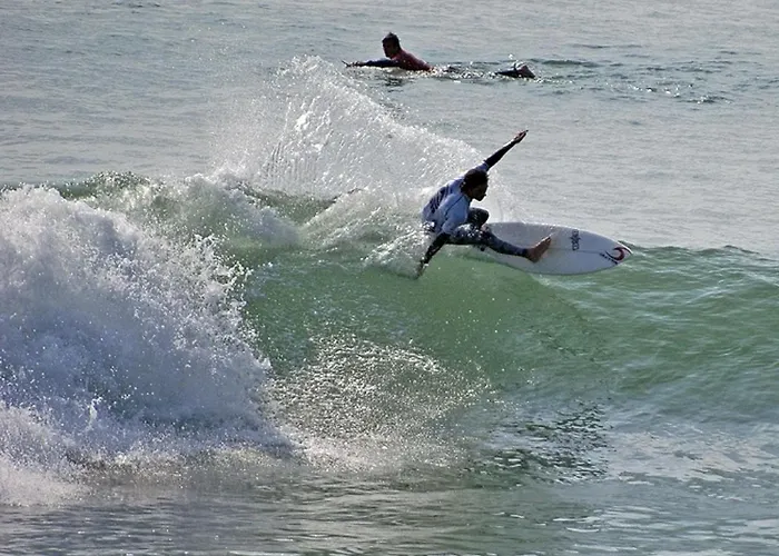 T2 Renove Face Avec Balcon, A 150m De La Et 300m Des Commerces - Fr-1-92-611 Apartmán