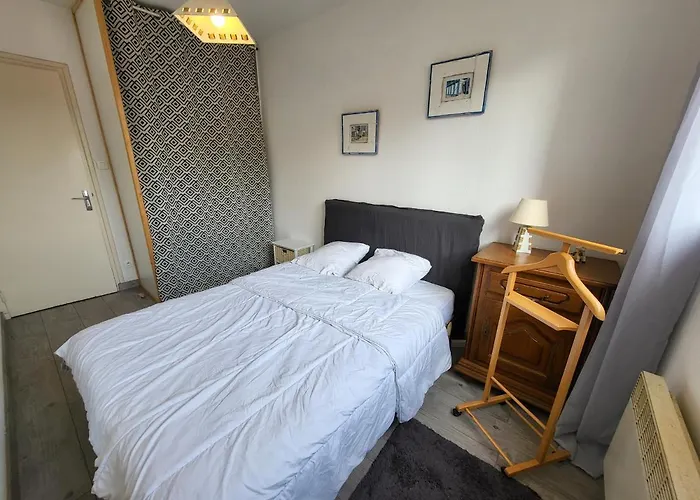 T2 Renove Face Avec Balcon, A 150m De La Et 300m Des Commerces - Fr-1-92-611 * Les Sables-dʼOlonne